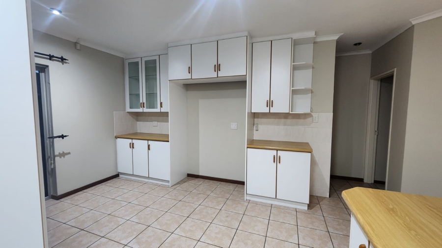 To Let 2 Bedroom Property for Rent in Rouxville Western Cape